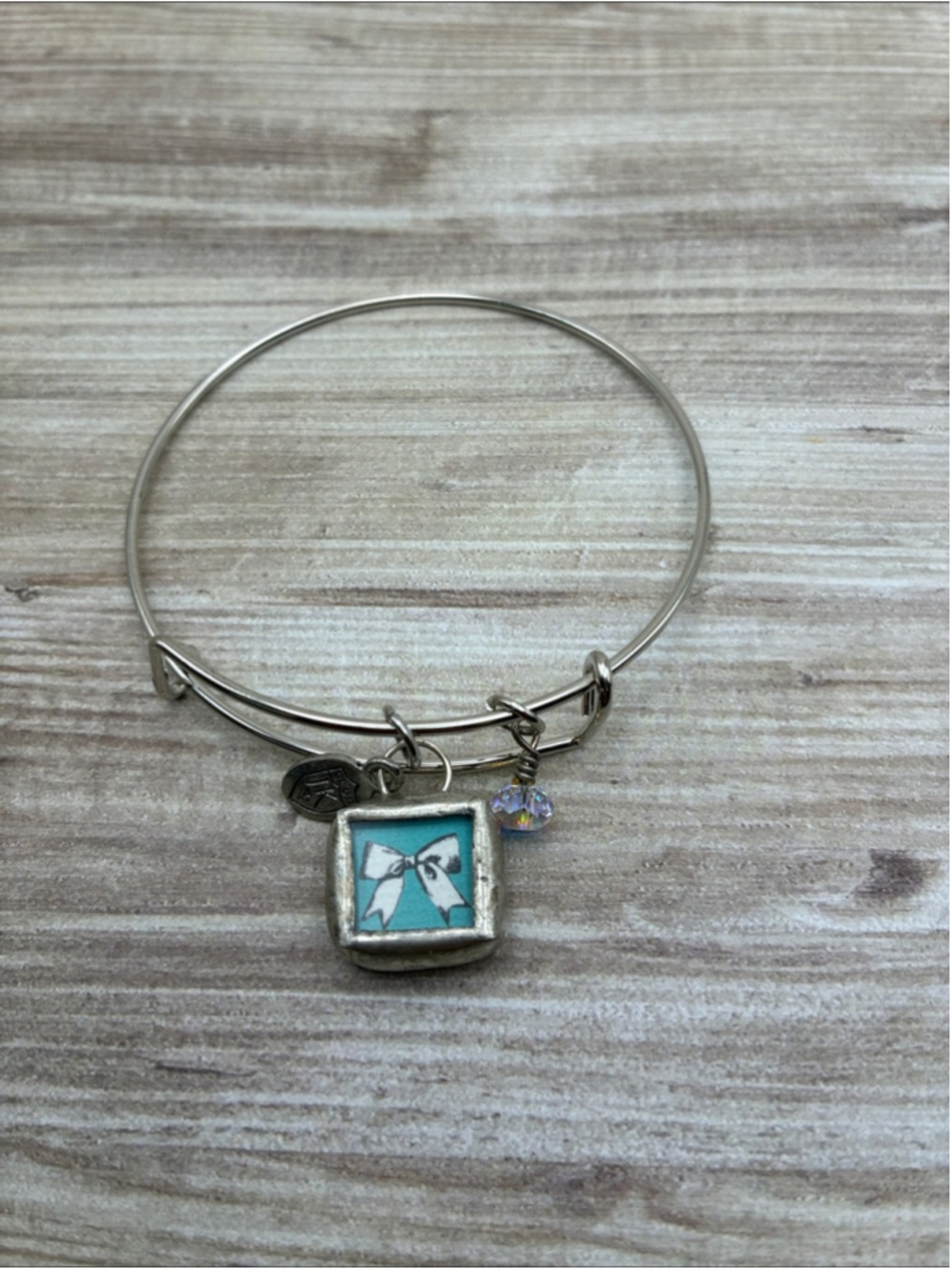 Upcycled Jewel Kade Club Silver-Tone Turquoise Bow Charm Bangle Bracelet